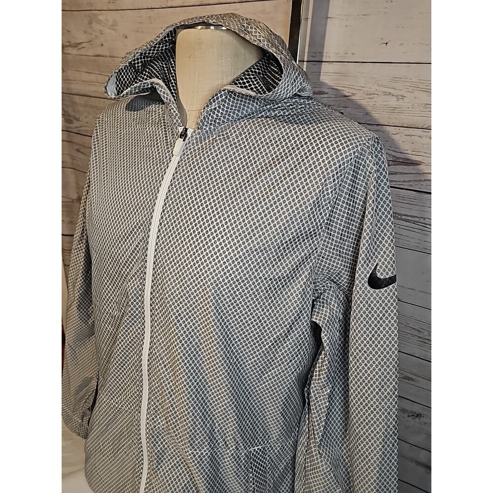 Lightweight Nike Shield Hyper Elite Basketball Fu… - image 4